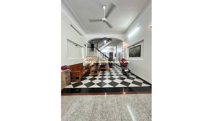 Bán Nhà Dân Xây Đẹp Bắc Từ Liêm - Ngõ Nông Gần Phố - Trước Nhà Thoáng Trước Sau - Sổ Đỏ Hoa Khôi.